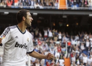 PG电子线上登入-终场哨响前的英雄，从橄榄球场到足球场，压力下的终极绽放