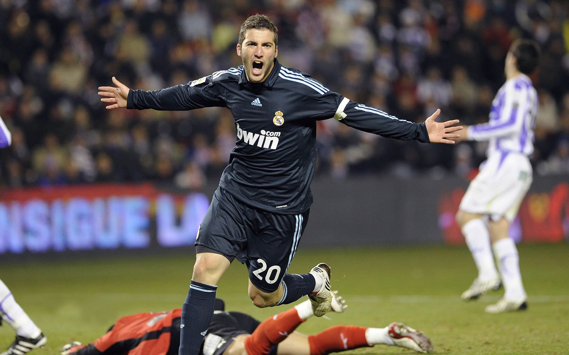 东决关键战之夜,迪巴拉节奏完全掌控