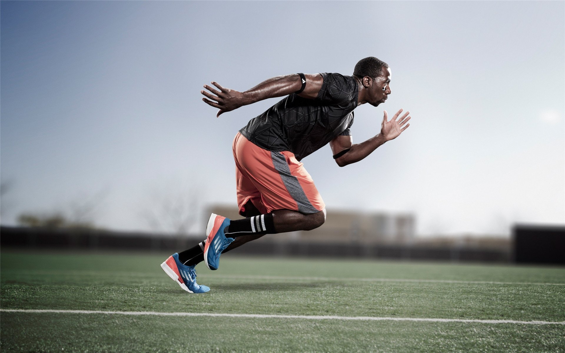 从金斯敦到利马,再到伦敦之巅,克瓦拉茨赫利亚的欧冠决赛与足球地理的隐秘诗篇