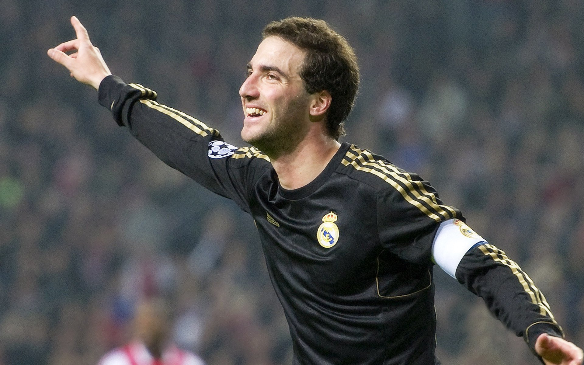 阿克破纪录之夜,美国强势晋级背后的战术革命与个人英雄主义