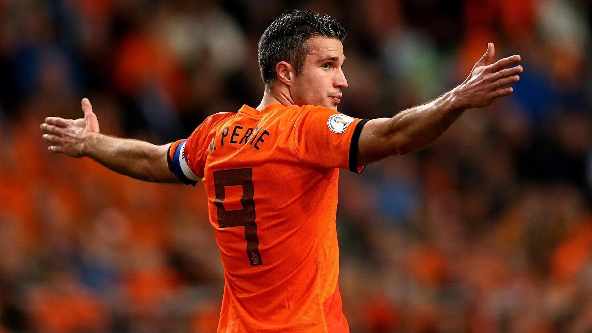 赛道上的逆袭，拉塞尔高光表现助索伯力克雷诺