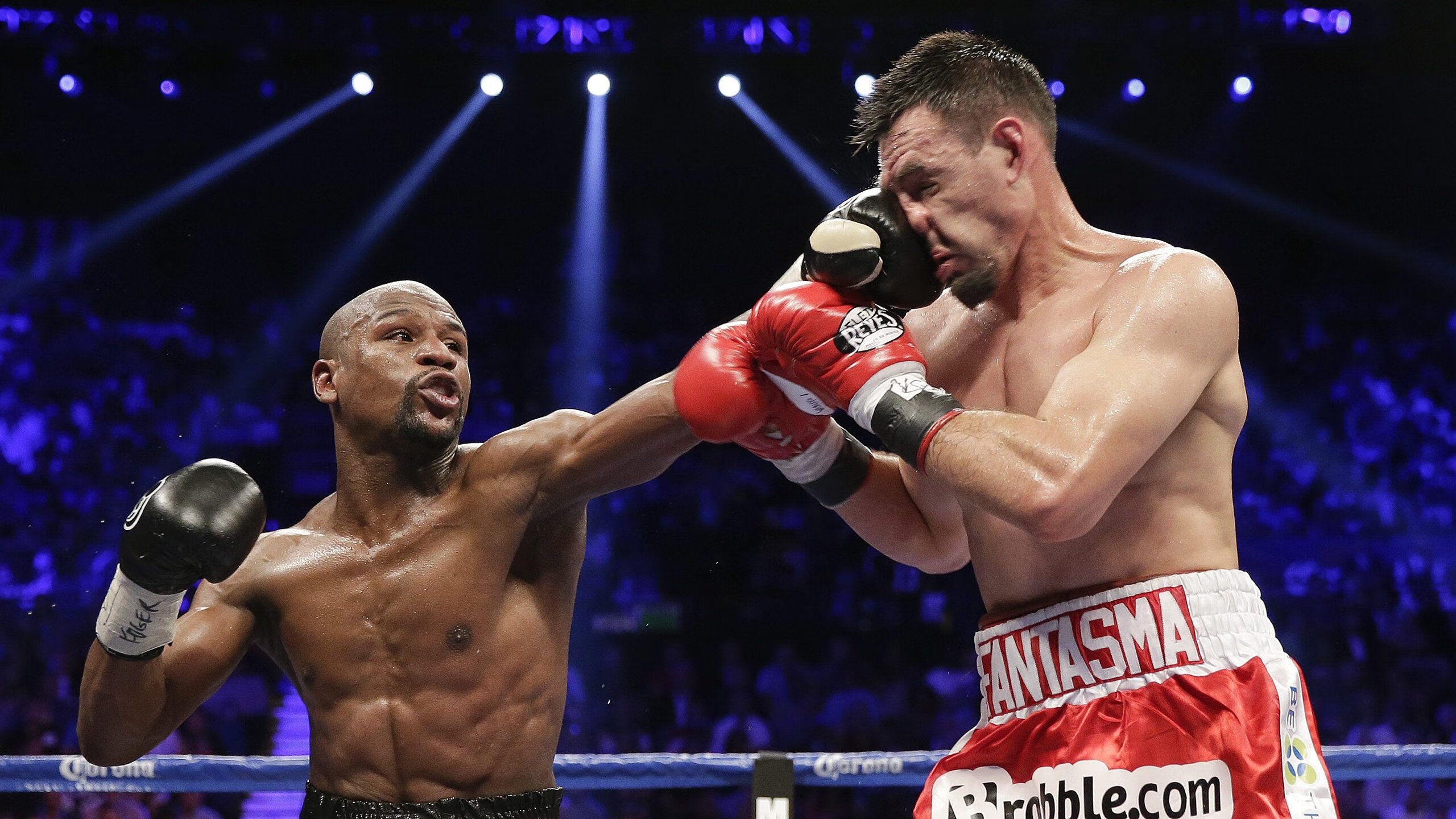 赛道上的逆袭，拉塞尔高光表现助索伯力克雷诺