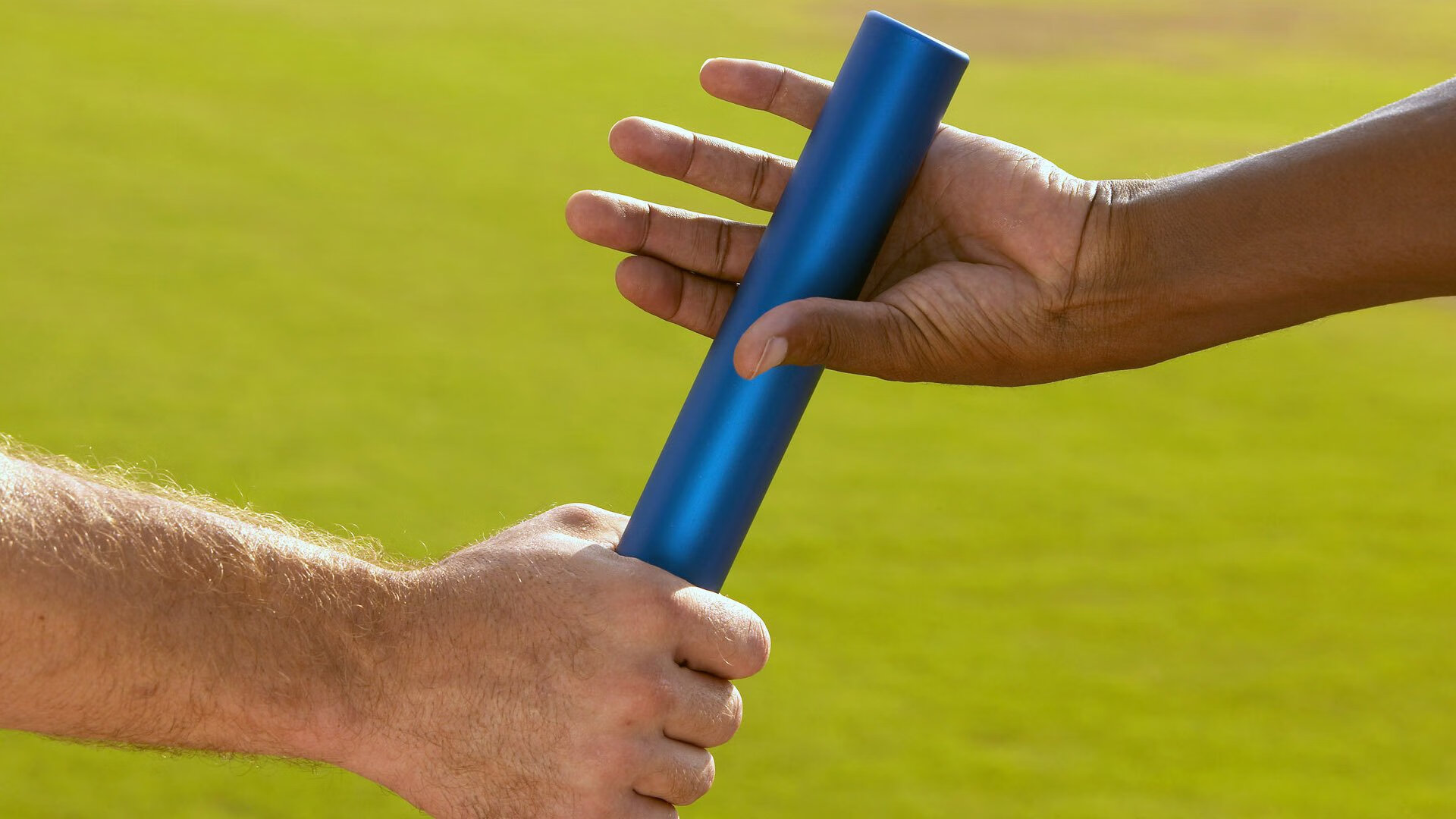 广东队鏖战马刺，米切尔带队取胜