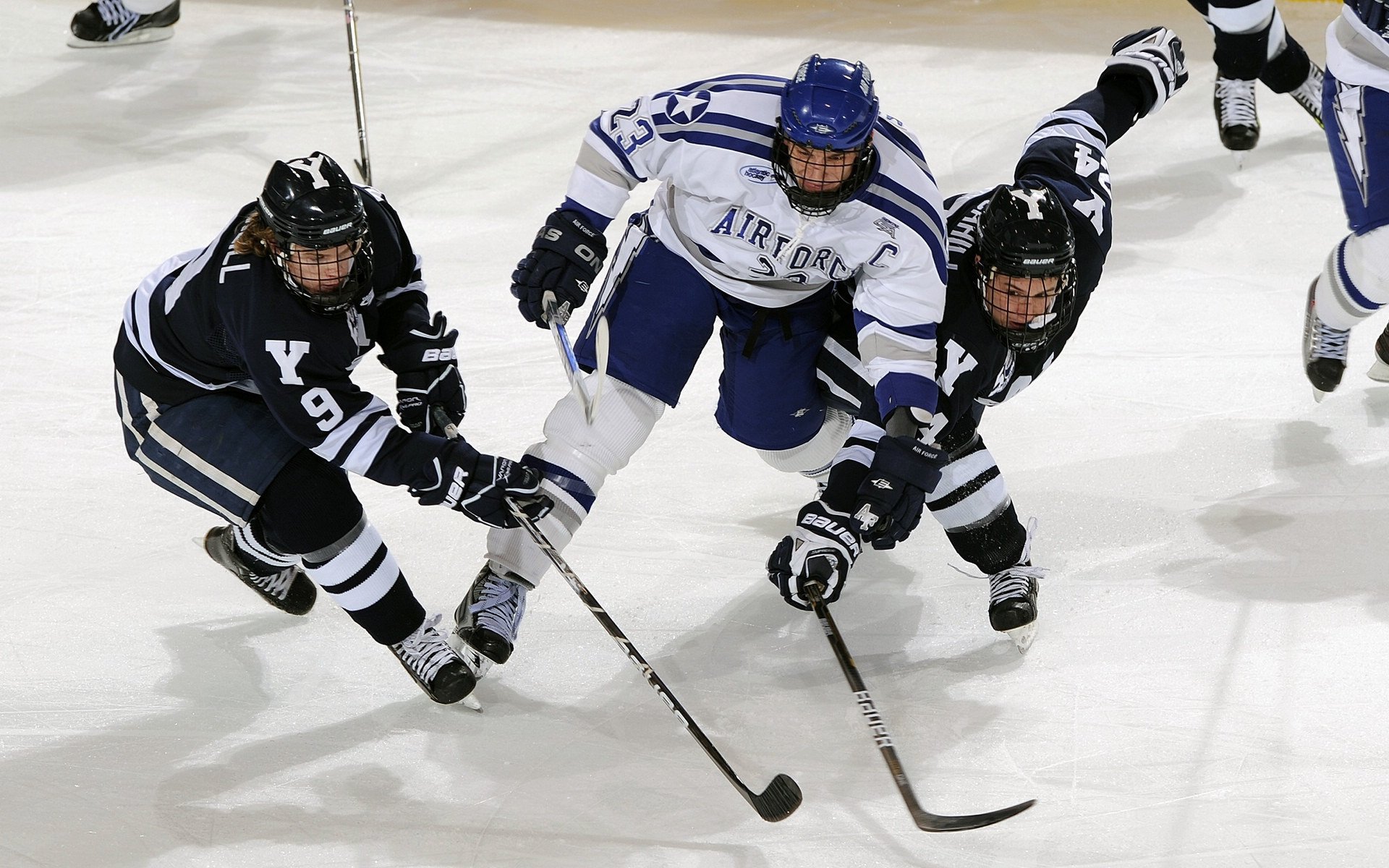法网翻盘戴维斯杯，辛纳扛起全队，新一代领军人物的诞生