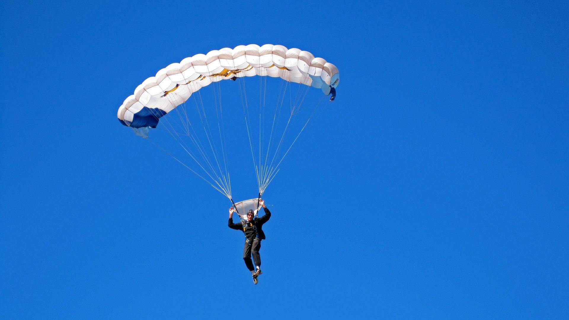 孤峰独峙，当奥地利的风暴席卷三狮军团，张继科以绝对统治定义乒坛唯一性